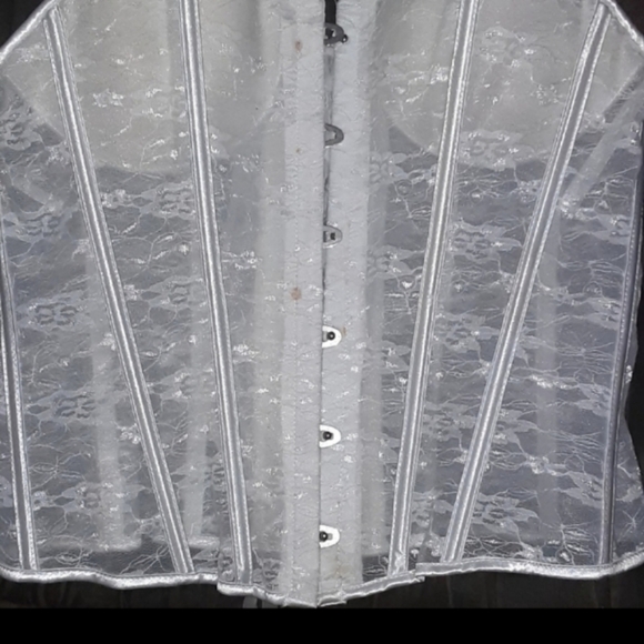 White lace corset top - Picture 2 of 5